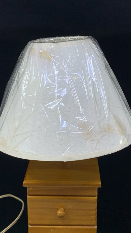 BLONDE WOOD W 3 DRAWER AND WHITE SHADE LAMP.