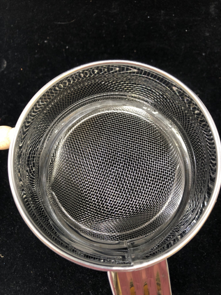 SILVER METAL SIFTER.