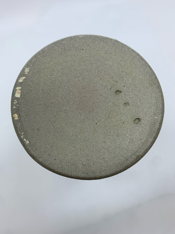 BLUE GREY SALT GLAZE NARROW NECK VASE.
