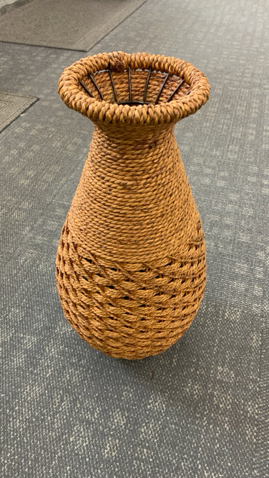 WOVEN BASKET FLOOR VASE.