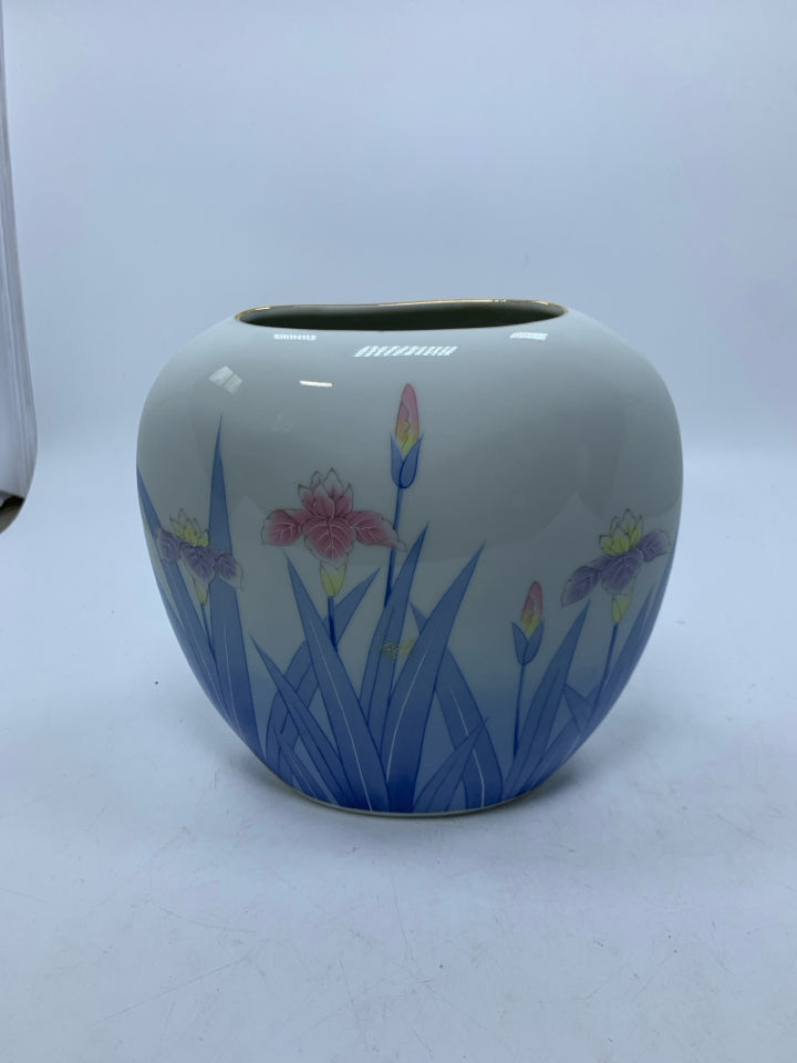 VTG TALL OVAL IRIS VASE.