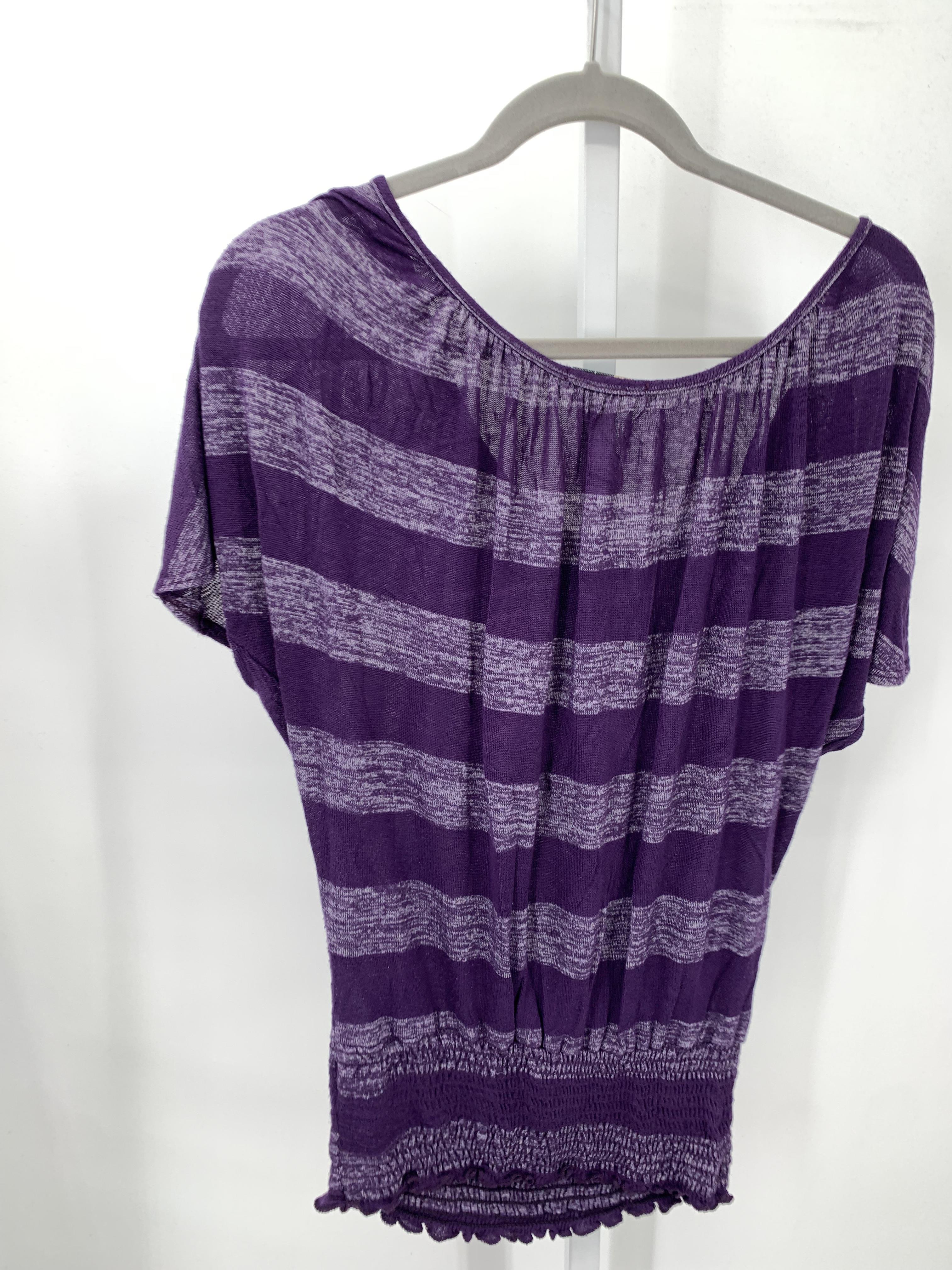 Queen Ester Size Medium Misses Short Sleeve Shirt