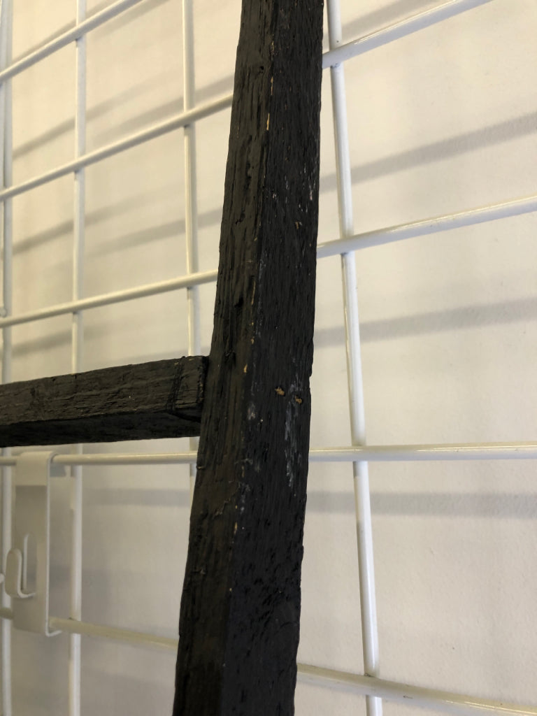 BLACK DECORATIVE LADDER W FAUX GARLAND.