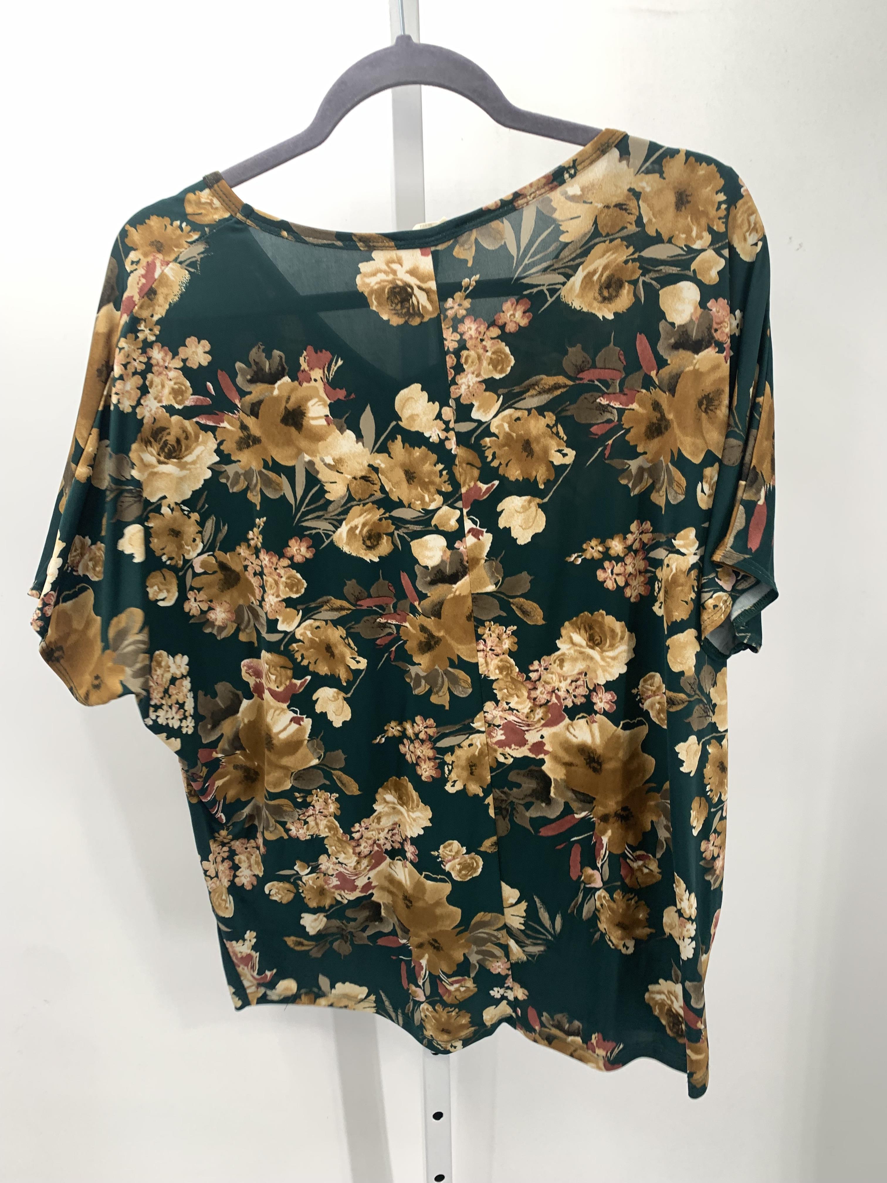 Size Medium Misses Short Sleeve Shirt