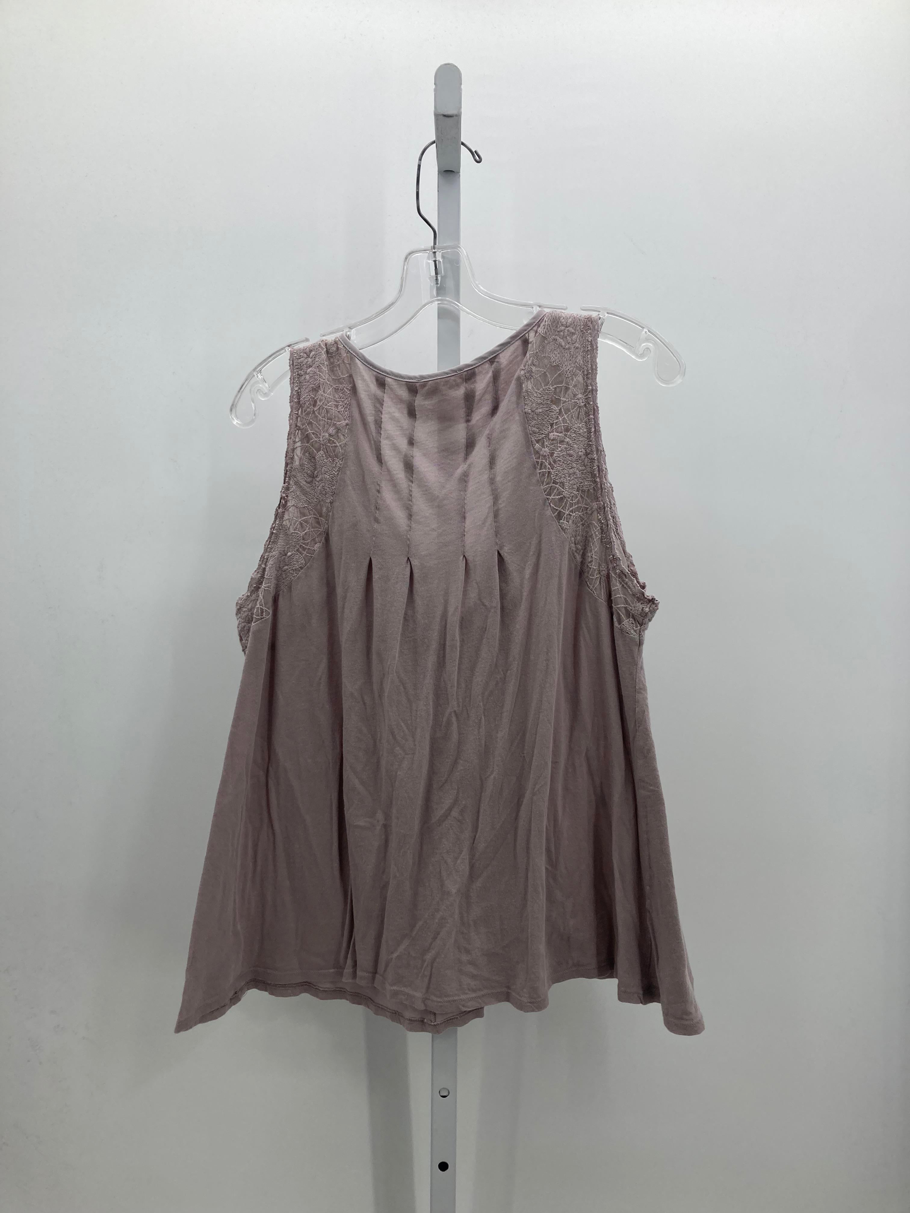 Size Extra Large Misses Sleeveless Shirt