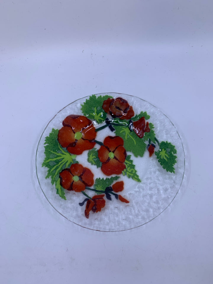 6 ASSORTED FUSED GLASS FLORAL DINNER PLATES.
