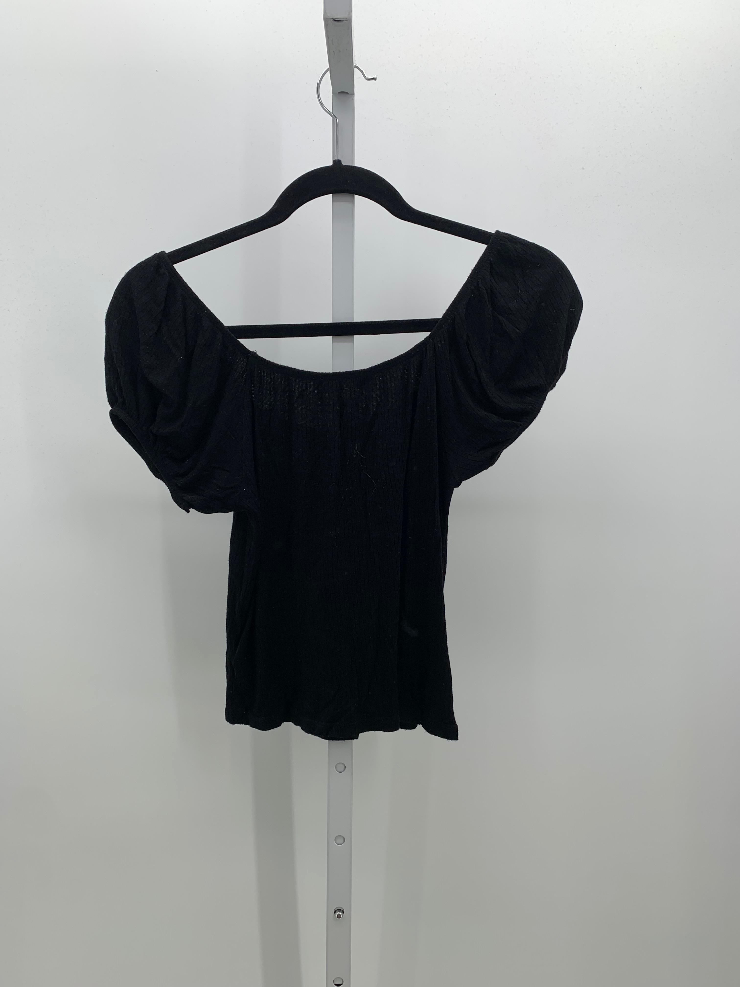 Size Small Juniors Short Sleeve Shirt