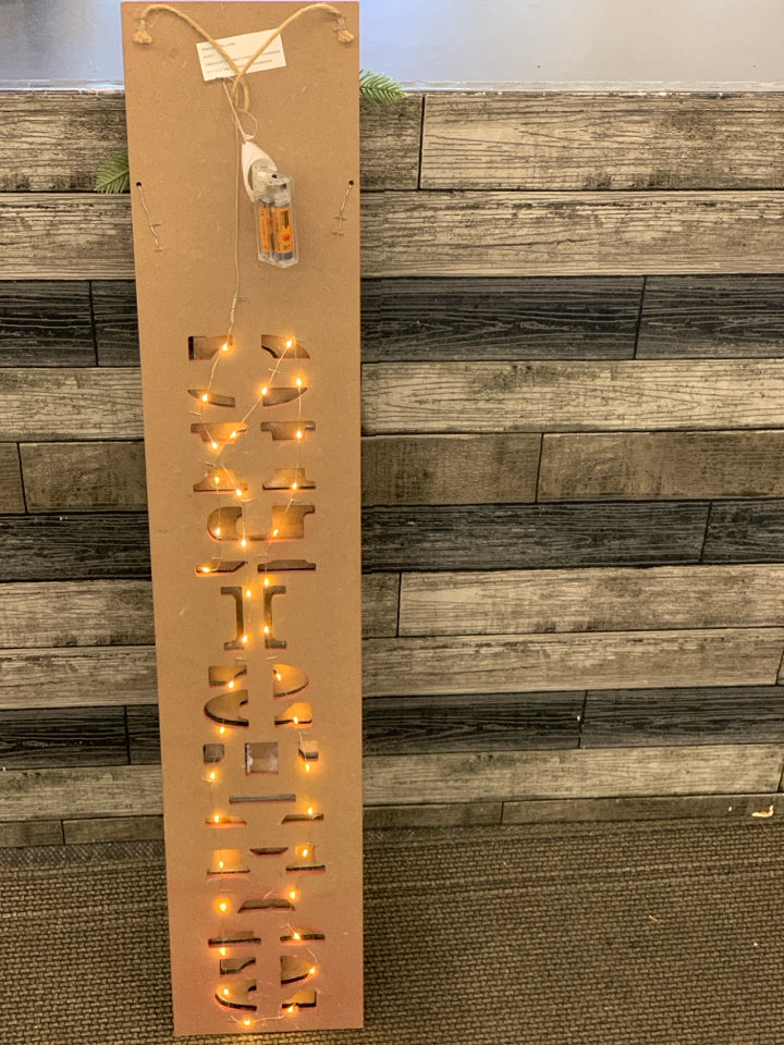MERRY CHRISTMAS LIGHT UP SIGN.