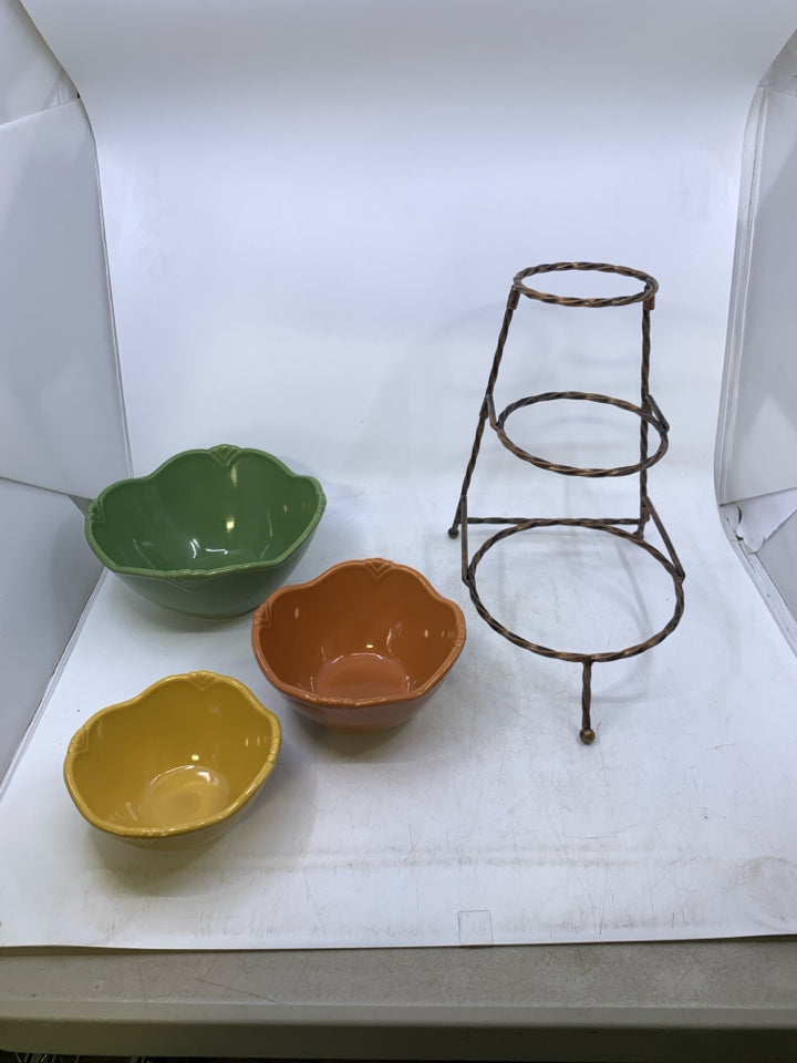 3 NESTING SERVING BOWLS + STAND