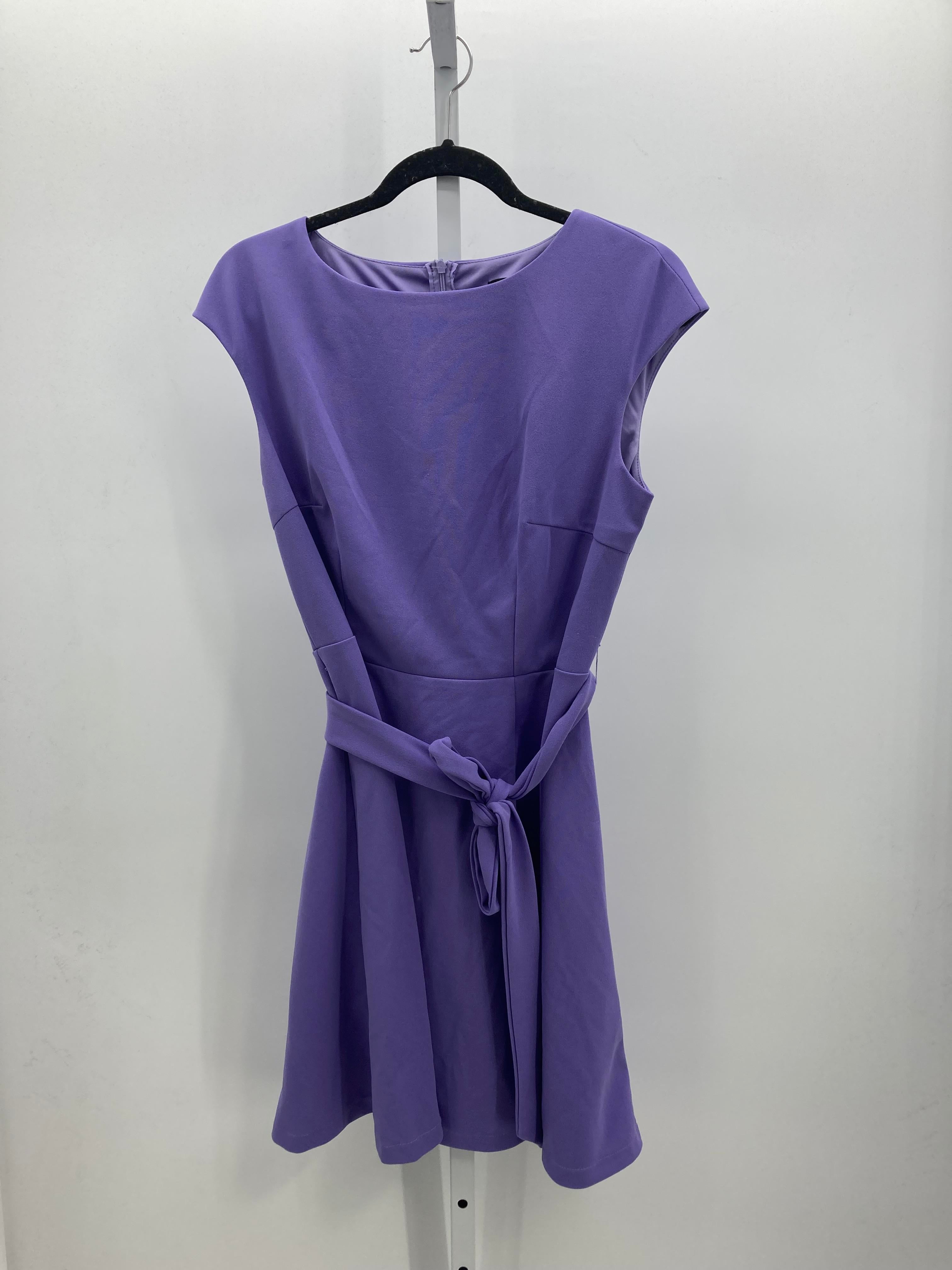 Size Large Misses Sleeveless Dress