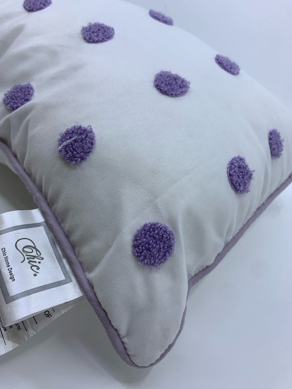 PURPLE/WHITE DOTTED RECTANGLE PILLOW.
