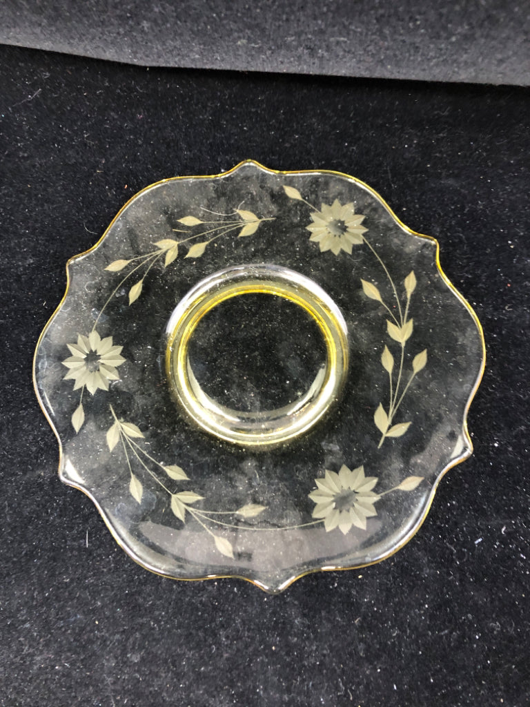 18PC VTG YELLOW DEPRESSION GLASS EMBOSSED FLOWERS DINNER SET.