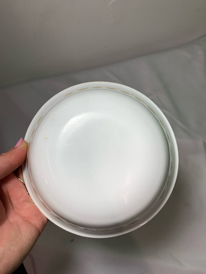 4 CEREAL BOWLS.