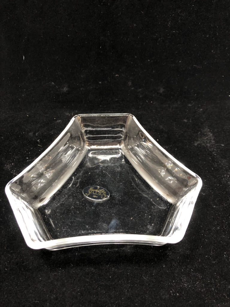 TRIANGULAR CRYSTAL CATCH-ALL DISH.