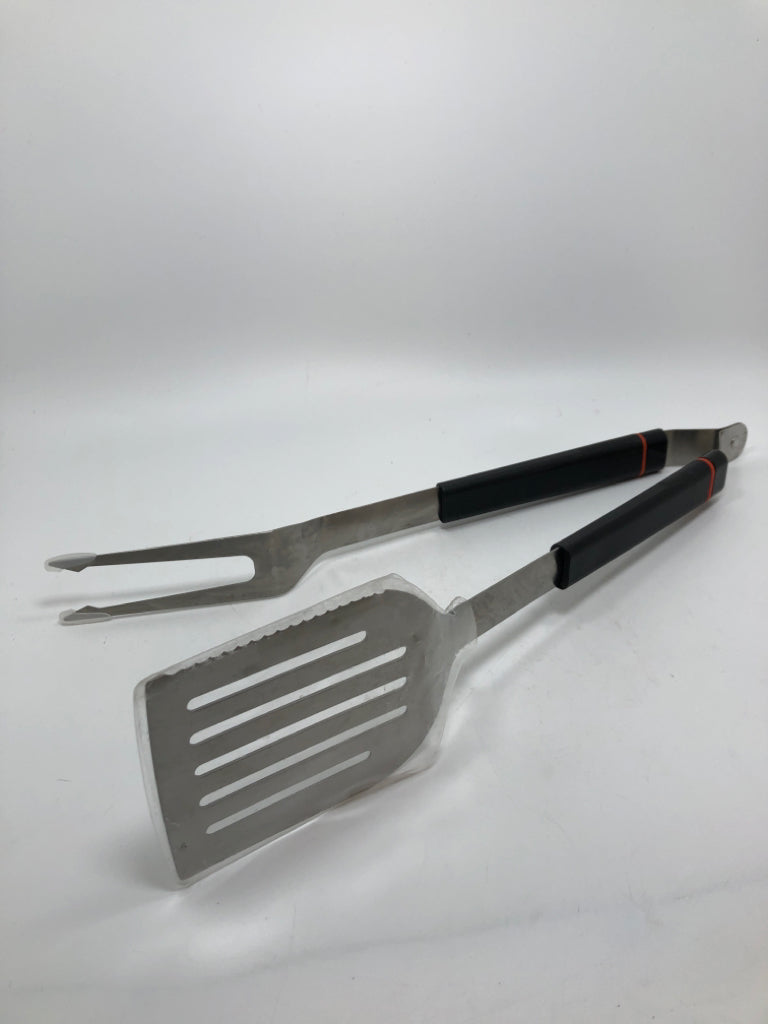 MR BBQ SPATULA AND TONG GRILL SET.