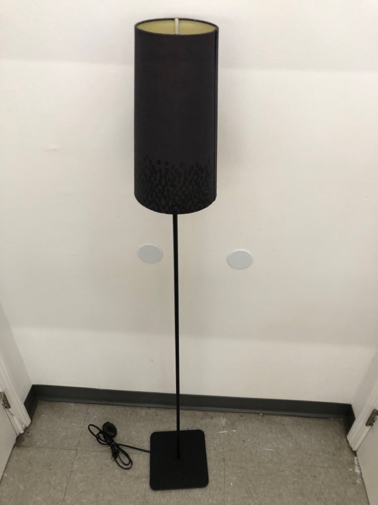 BLACK METAL FLOOR LAMP W/BLACK SHADE.
