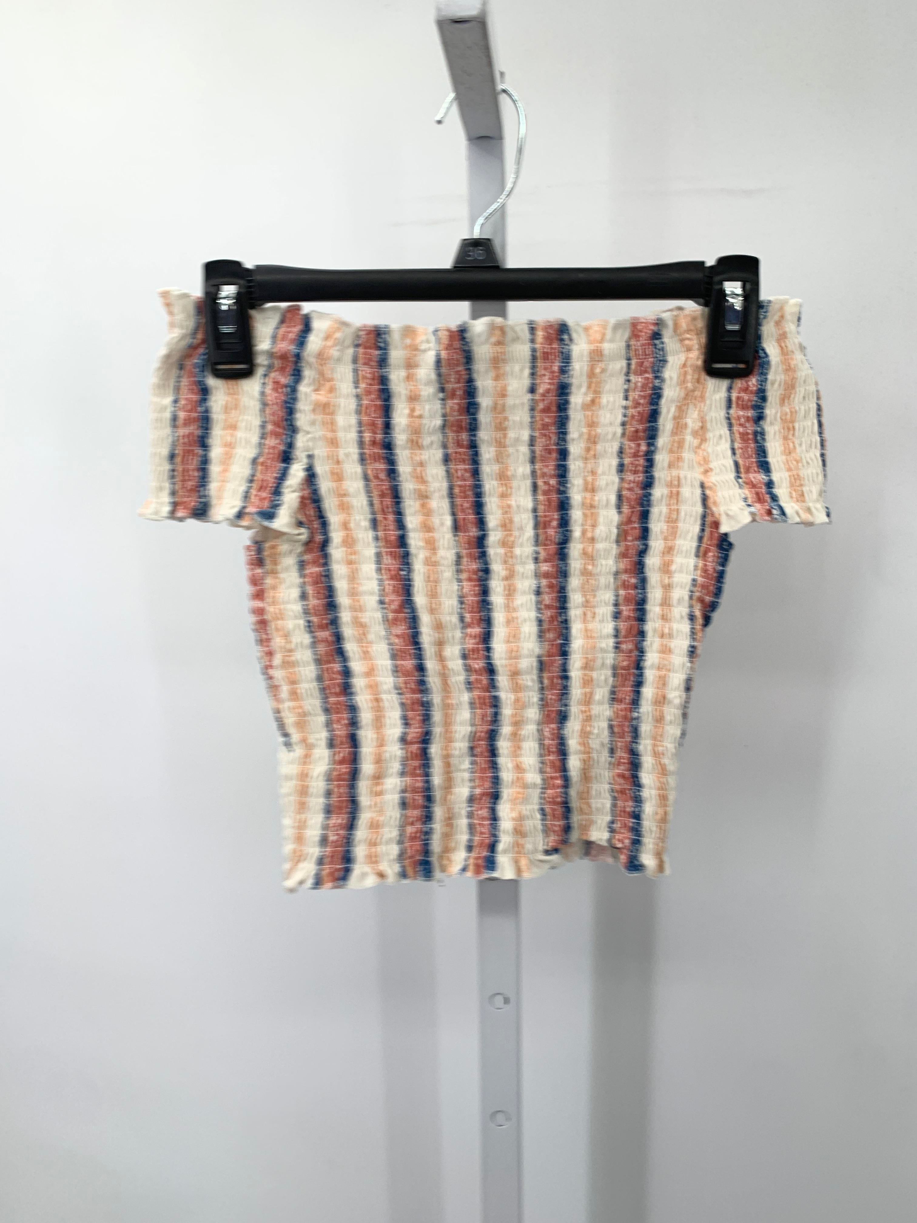 rue21 Size Medium Juniors Short Sleeve Shirt