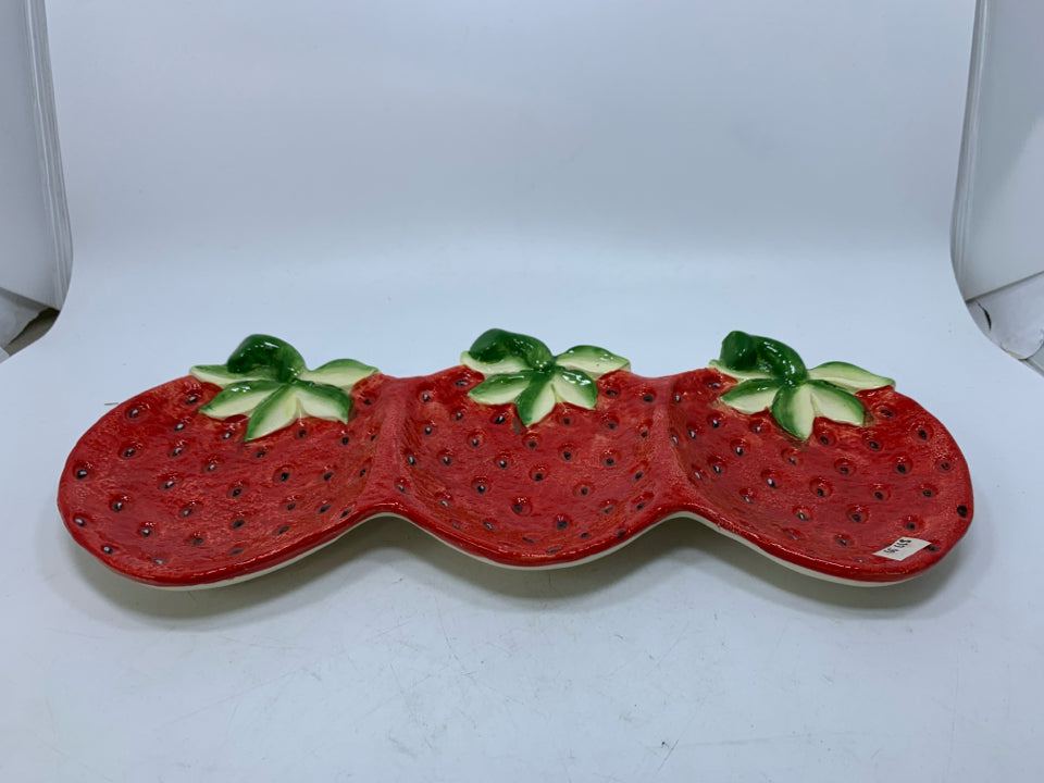 3 CONNECTED STRAWBERRIES TEXTURED SERVING PLATE.