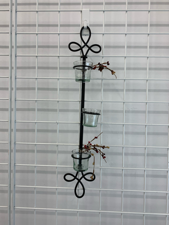 3 SECTION VOTIVE CANDLE HOLDER W/RED PIP.