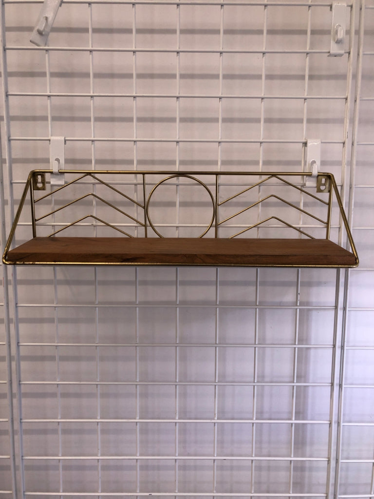 WOOD HANGING SHELF W/GOLD CIRCLE.