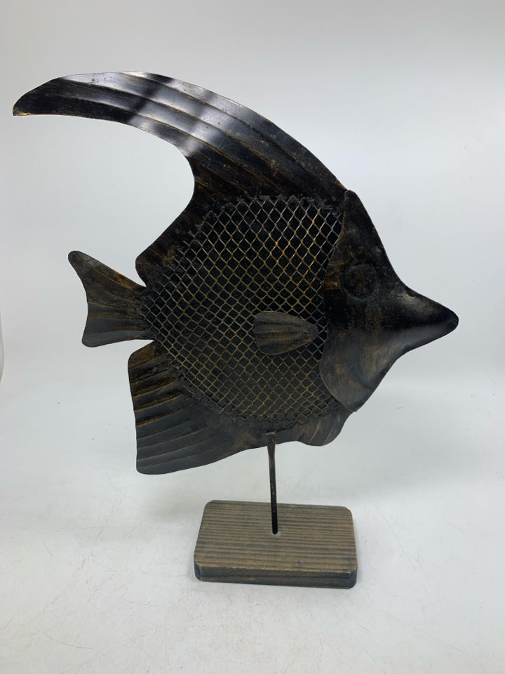 DARK METAL FISH ON STAND DECOR.
