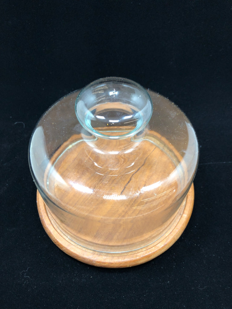WOOD CHEESE BOARD W/GLASS DOME.