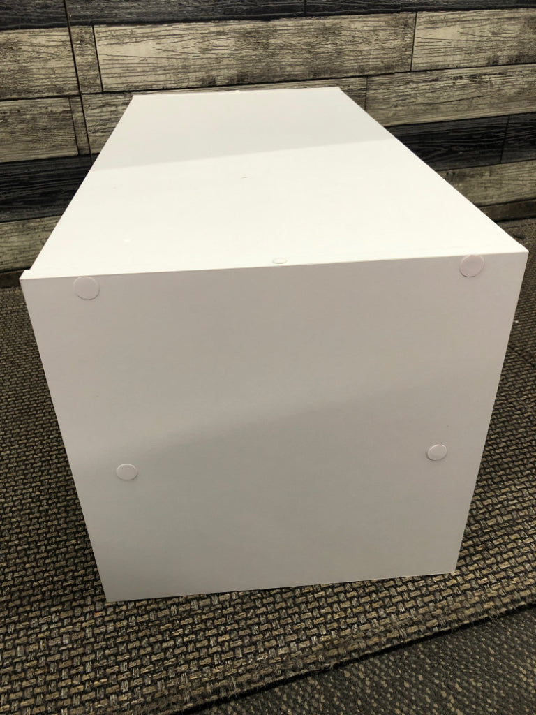 SMALL WHITE SHOE RACK.