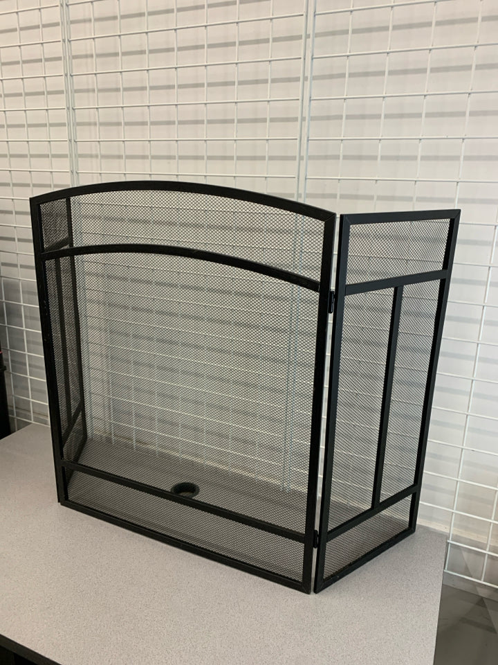 FIREPLACE GATE.