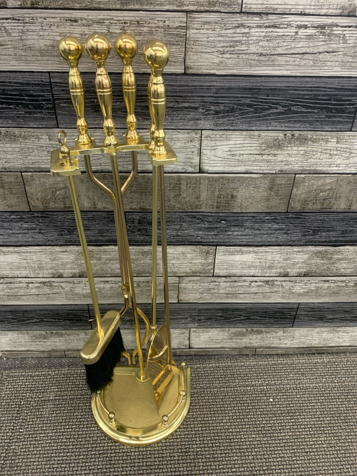 5 PC BRASS FIREPLACE SET.
