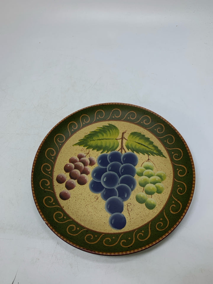 GRAPES DECORATIVE CERAMIC PLATE.