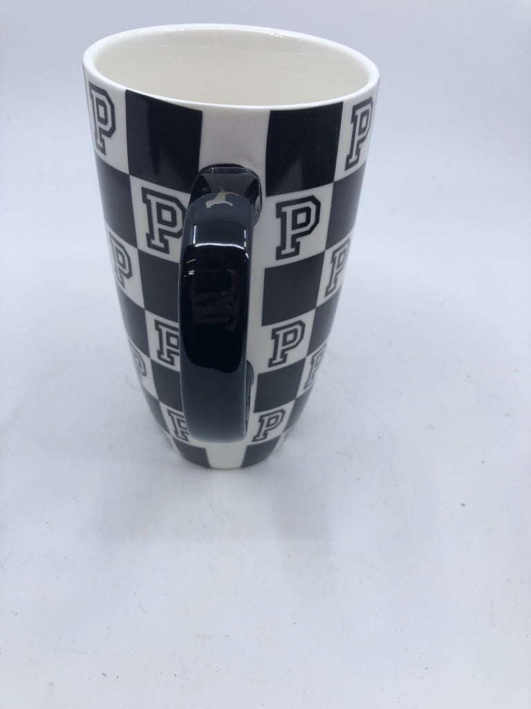 BLACK/WHITE CHECKERED PINK MUG.
