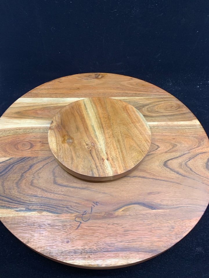 LARGE WOOD CARVED LAZY SUSAN.