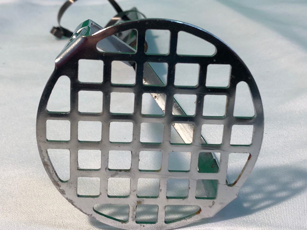 POTATO MASHER METAL W/ BLACK HANDLE.