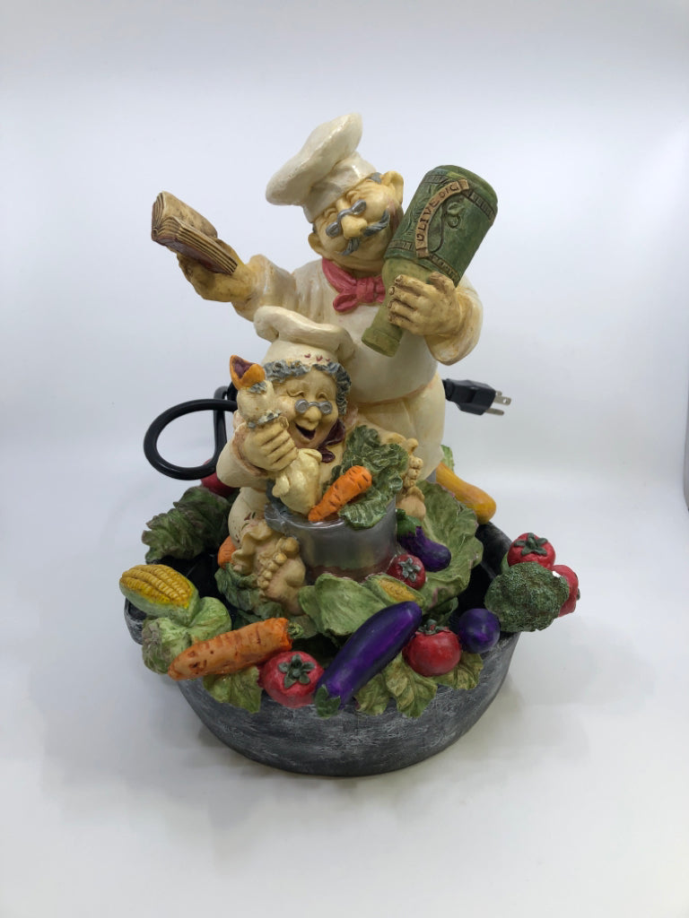CERAMIC CHEF WATER FOUNTAIN POURING OLIVE OIL W/BOX.