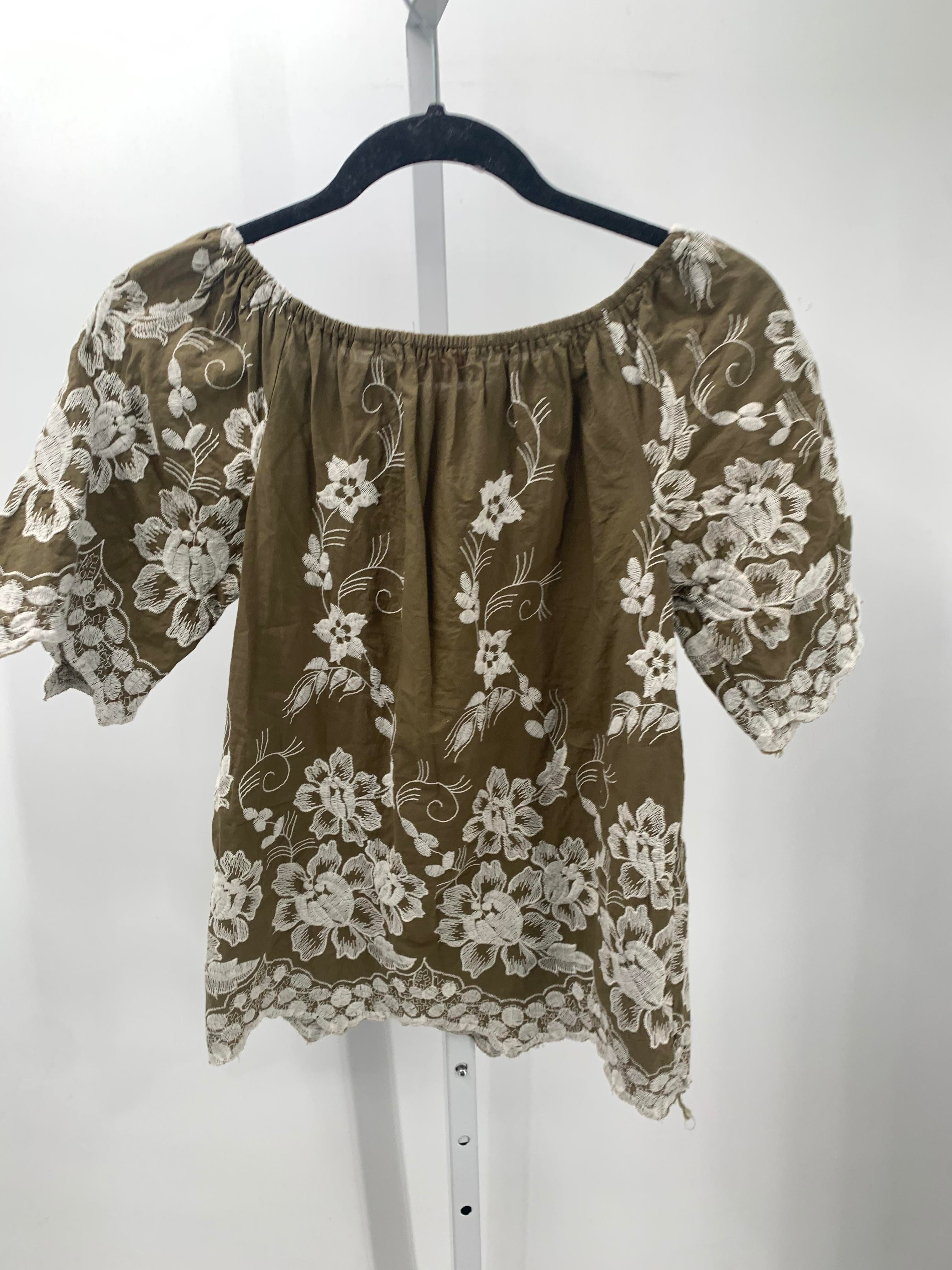 Size Small Misses Short Sleeve Shirt