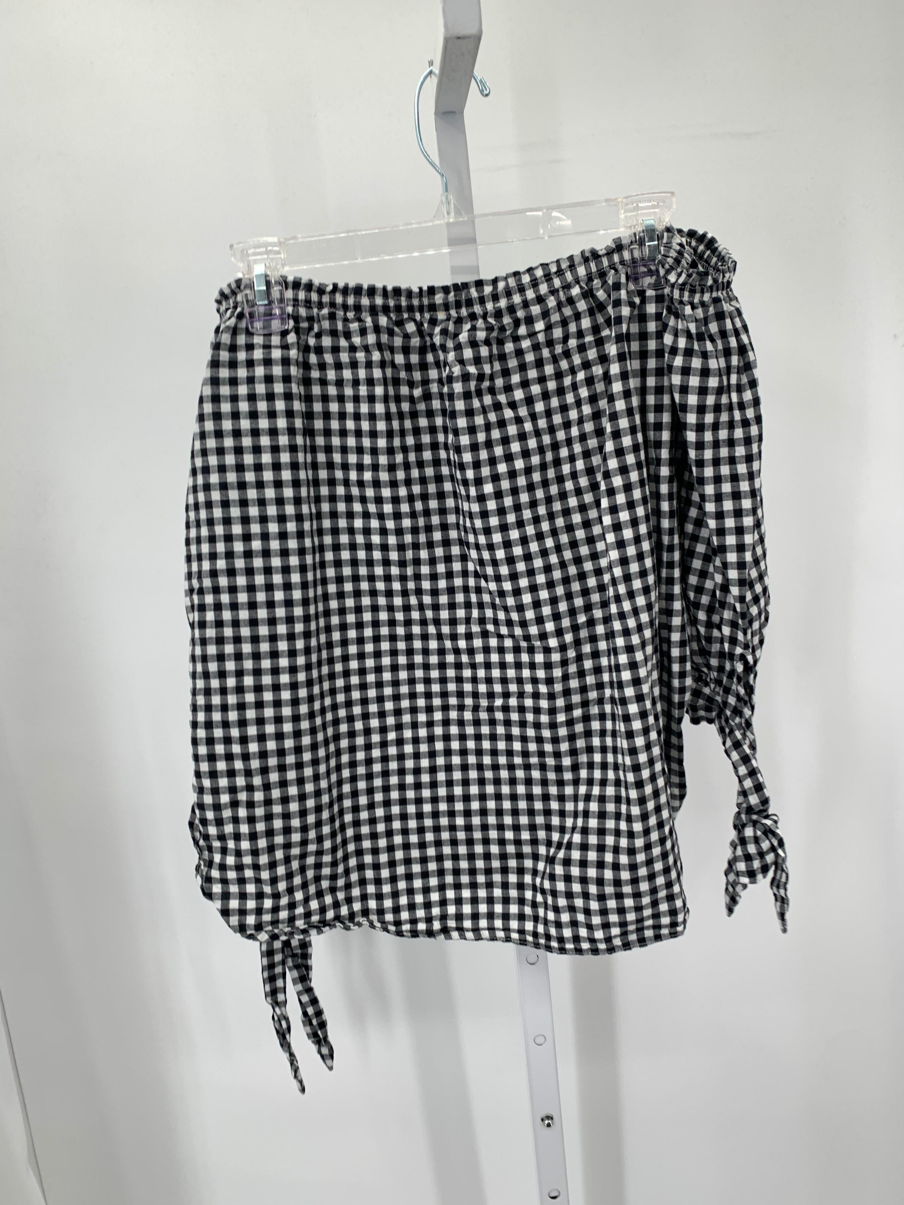 Size Large Juniors 3/4 Sleeve Shirt