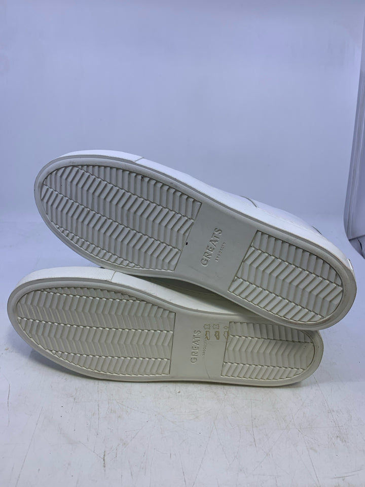 Size 8.5 Young Men's Shoes