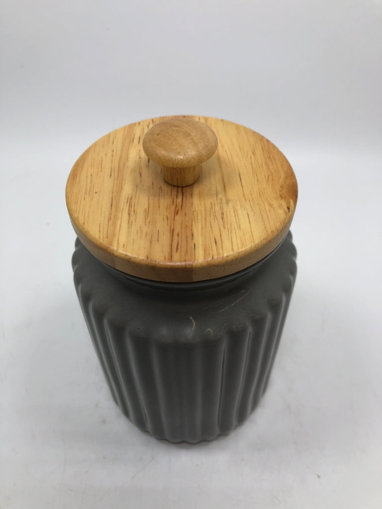 GREY CANISTER W/WOODEN LID.
