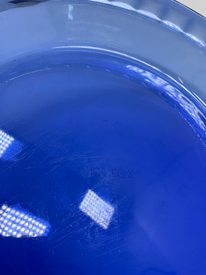 BLUE GLASS PYREX PIE DISH.