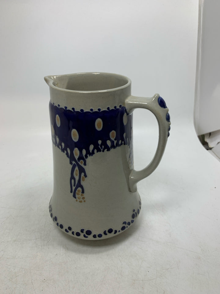 VTG REINHOLD MERKELBACH GERMAN SALT GLAZE PITCHER W/ BLUE DETAILS.