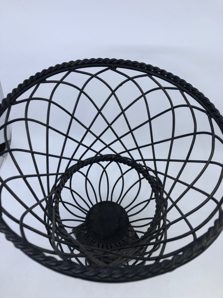 METAL URN PLANTER.