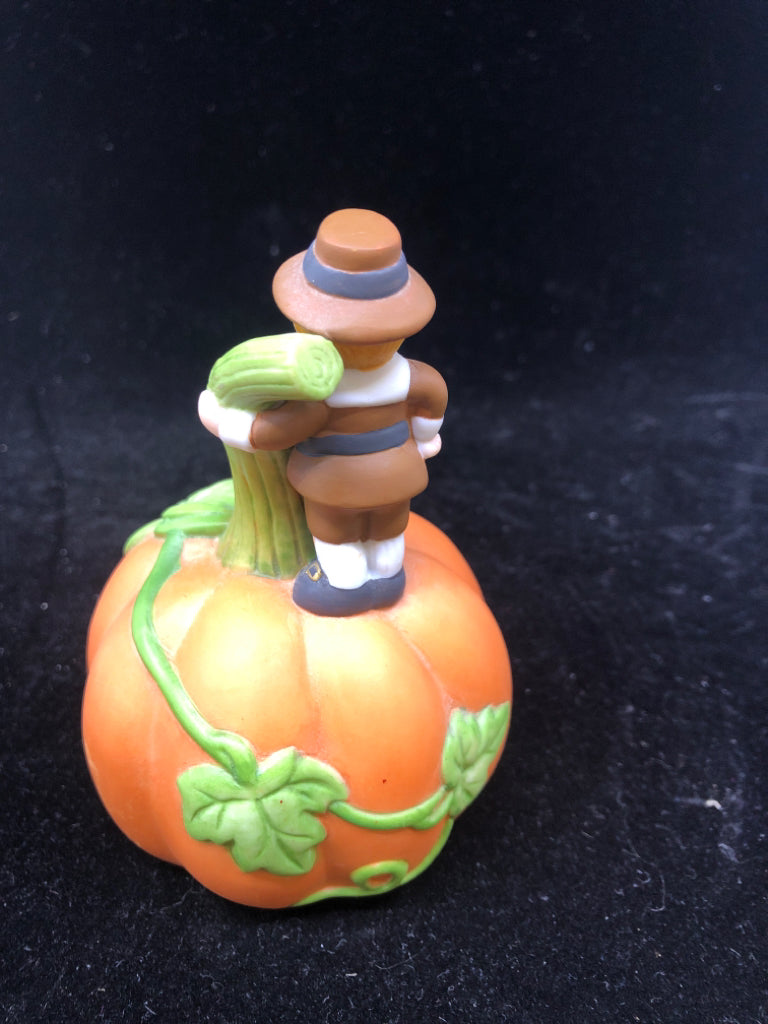 AVON PILGRIM W/PUMPKIN BELL.