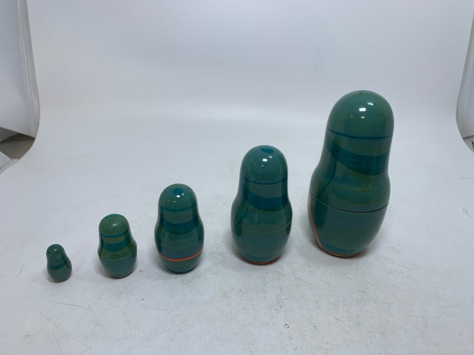VTG 5 PC NESTING WOOD DOLLS OLD MAN W/ PIPE.