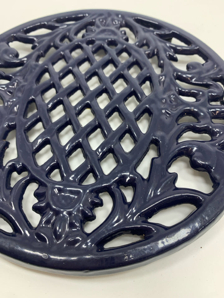 BLUE GLAZED PINEAPPLE TRIVET.