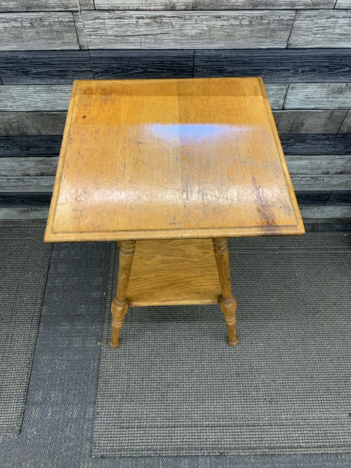 VTG SQUARE PLANT STAND W/SPINDLE LEGS AND SHELF.