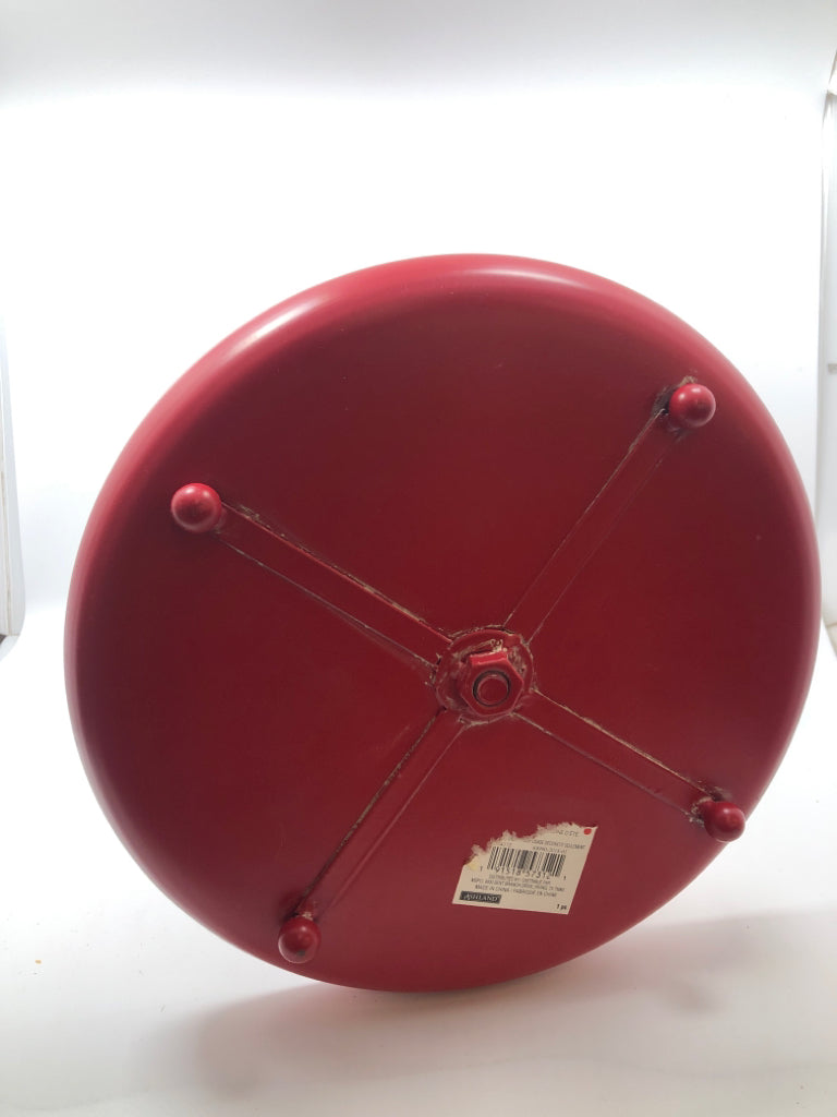 DISTRESSED 2-TIER RED METAL DISPLAY.