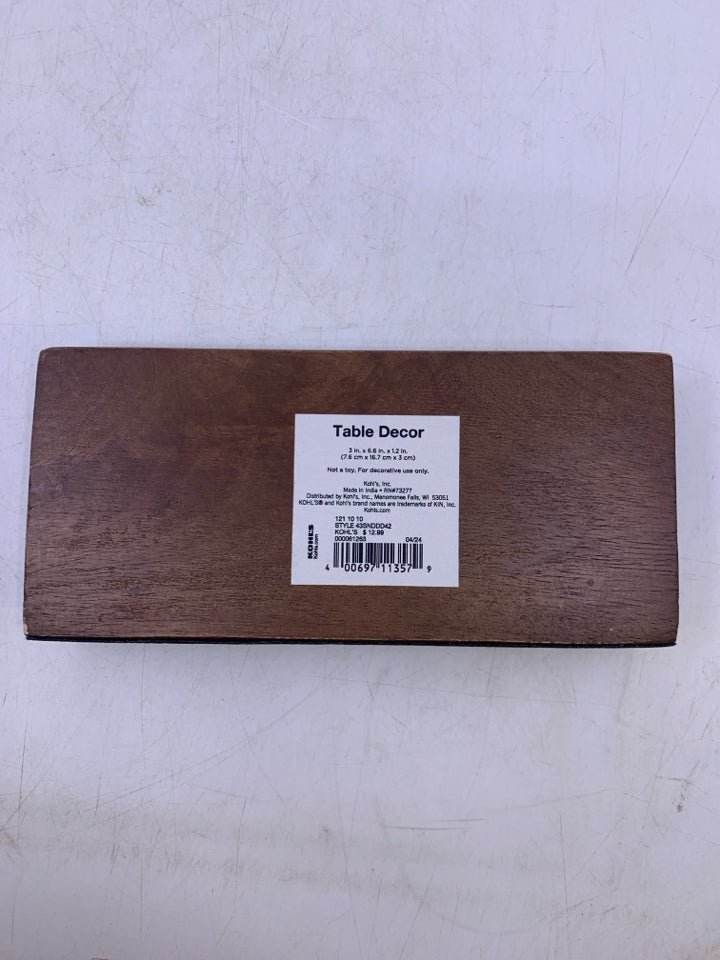 WOOD W/ BRASS COLORED METAL CUTOUT WELCOME.