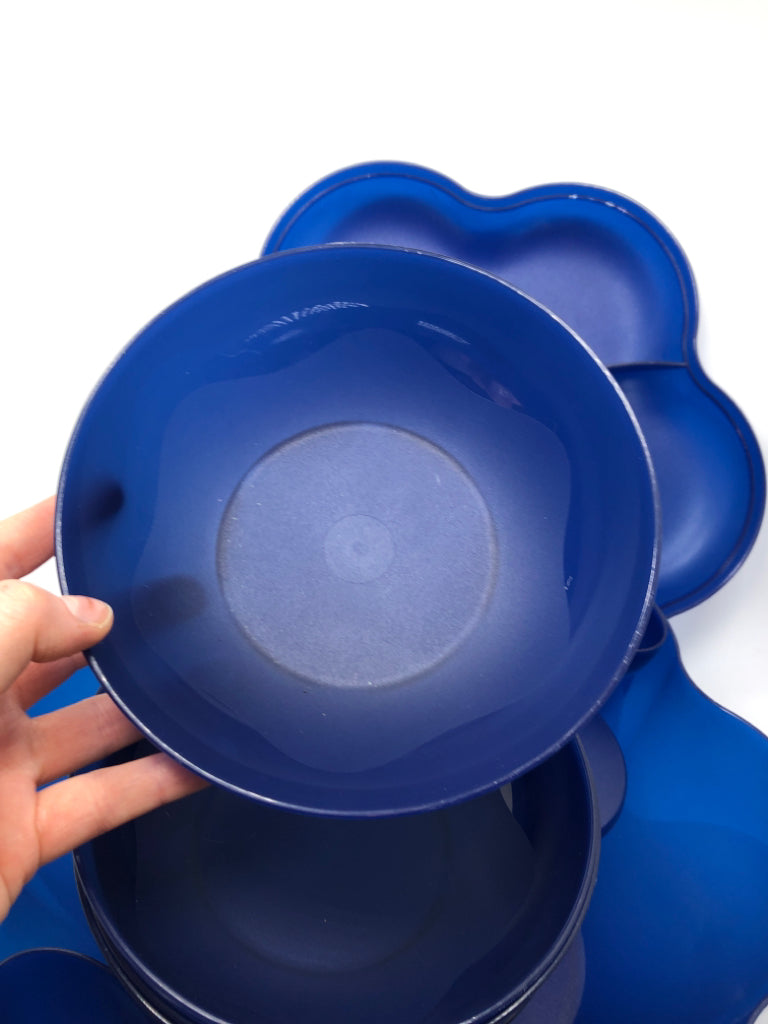 11PC BLUE TUPPERWARE CHIP N'DIP SERVING SET W/4 BOWLS.
