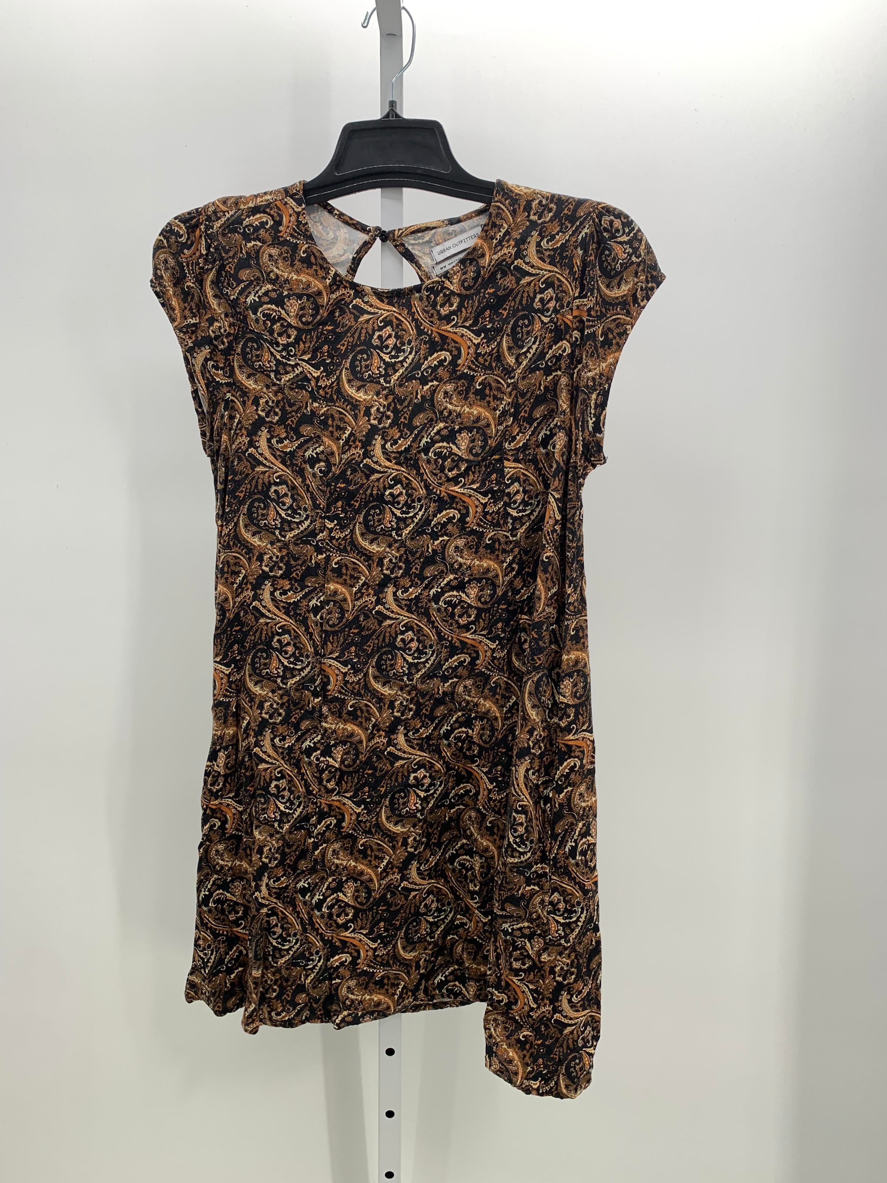 Urban Outfitters Size Medium Juniors Short Sleeve Dress