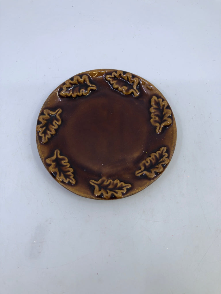 BROWN EMBOSSED LEAVES CANDLE PLATE.